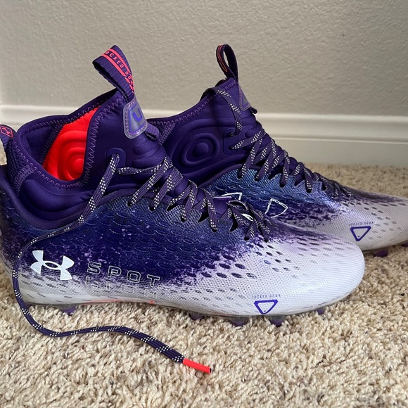 UNDER ARMOUR CLEATS - Picture 7 of 9